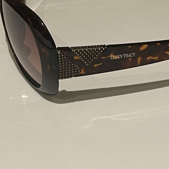 Armani Exchange & Ellen Tracy Sunglasses - Picture 11 of 12